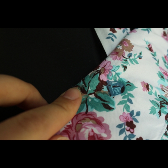 Vintage emblem floral dress - Picture 6 of 9